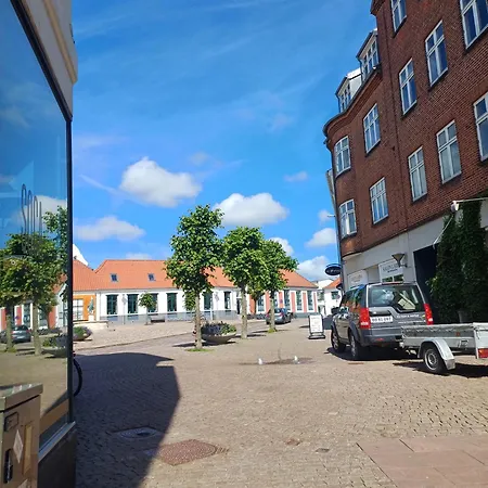 Cozy Double With Free Parking Hjørring