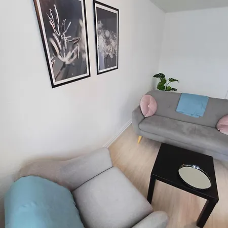 Cozy Double With Free Parking Hjørring